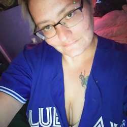 Aimzie's Chat & Dating Profile