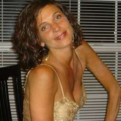 AlexisYoung's Chat & Dating Profile