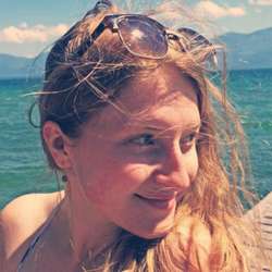 AmandaW's Chat & Dating Profile