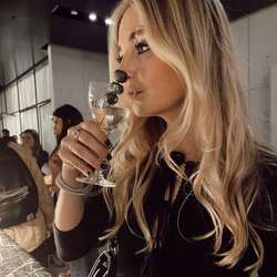Brookebae's Chat & Dating Profile