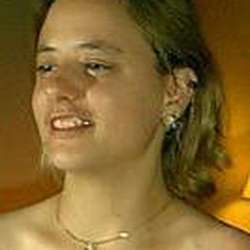 Dee33's Chat & Dating Profile