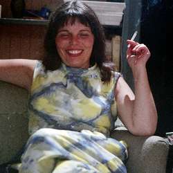 Laurette's Chat & Dating Profile