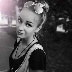 MelissaX22's Chat & Dating Profile
