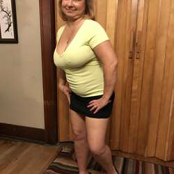 Sherry00's Chat & Dating Profile