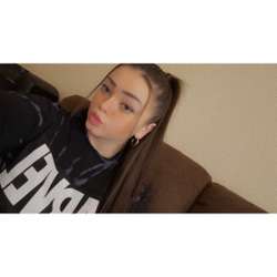 ashleeeyxoxo's Chat & Dating Profile