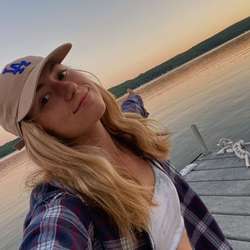 wonderingEmma's Chat & Dating Profile